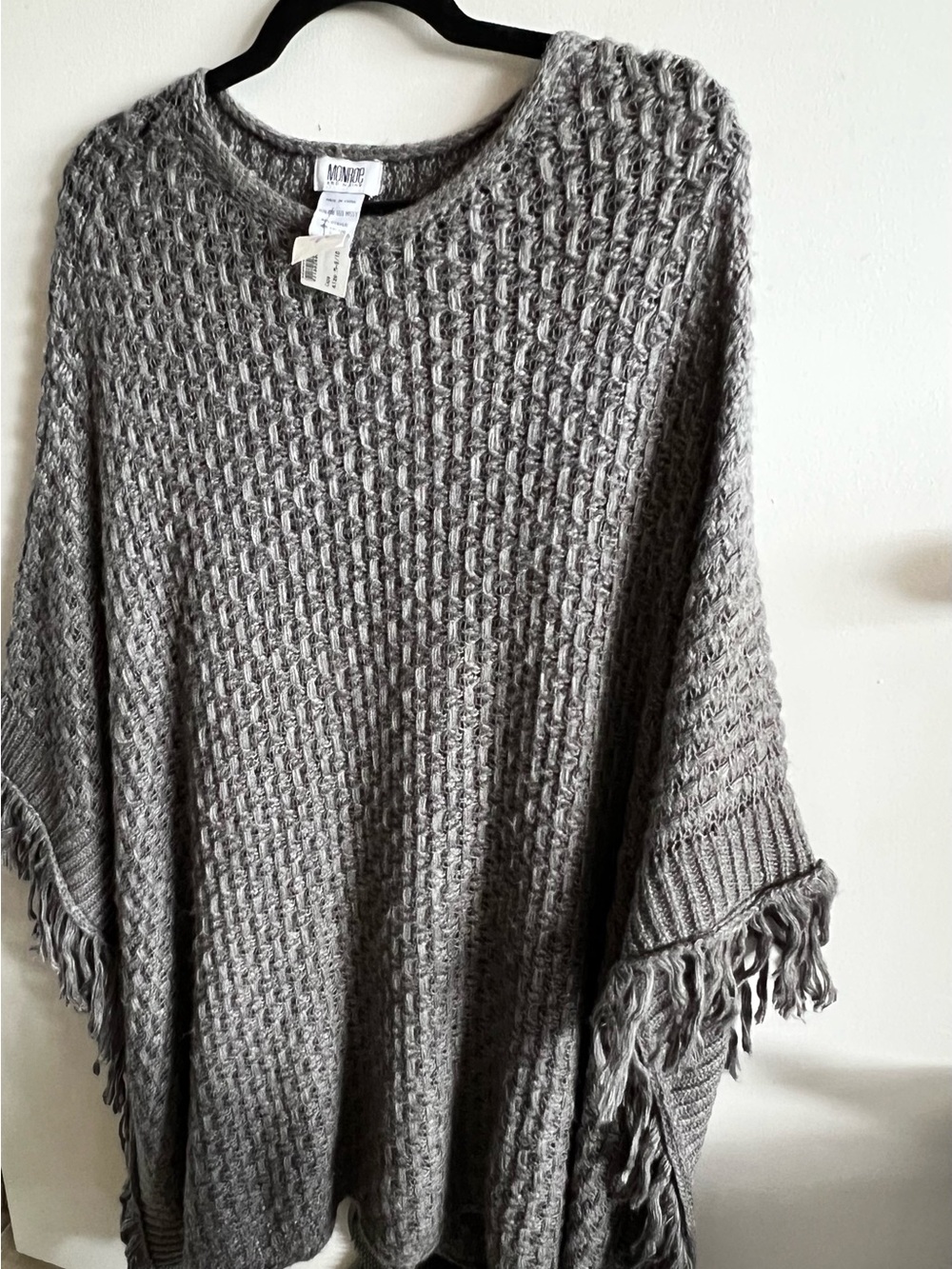 Monroe and Maine Gray Fringe-Trim Knit Poncho